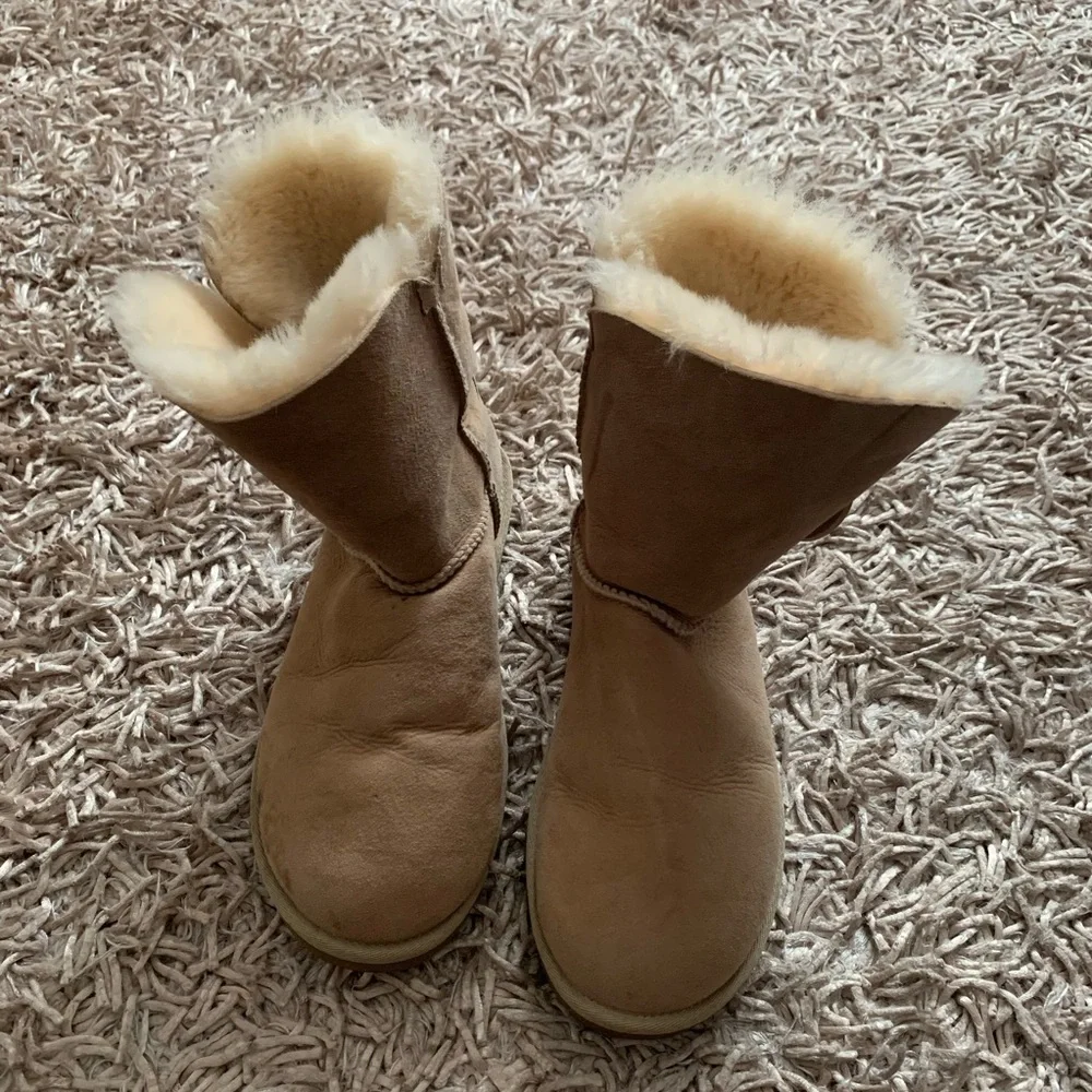 UGG Bailey Button Boots size 8
